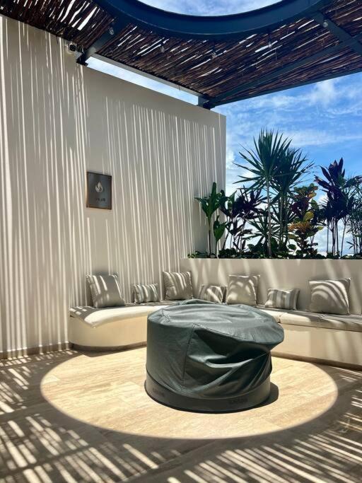 New P-2, Albercas, Balcon Privado, Roof *