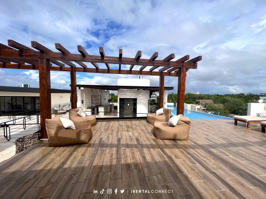 New P-2, Albercas, Balcon Privado, Roof